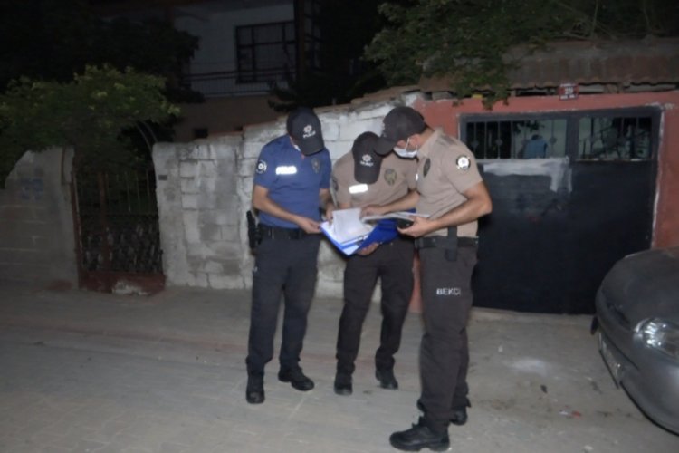 Polis ev karantinası olan hastaları denetliyor