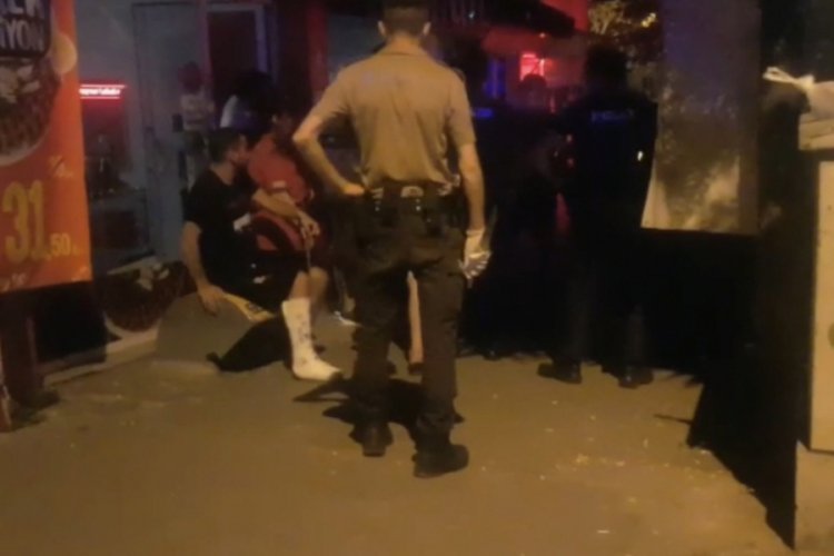 Bursa'da kavgayı bırakıp polisle tartıştılar