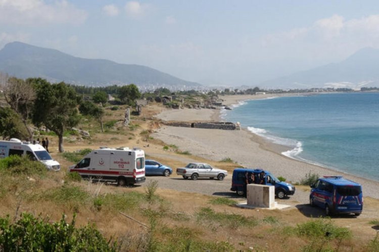 Oğlu ve torunlarıyla yüzen kadın, akıntıya kapılıp, kayboldu