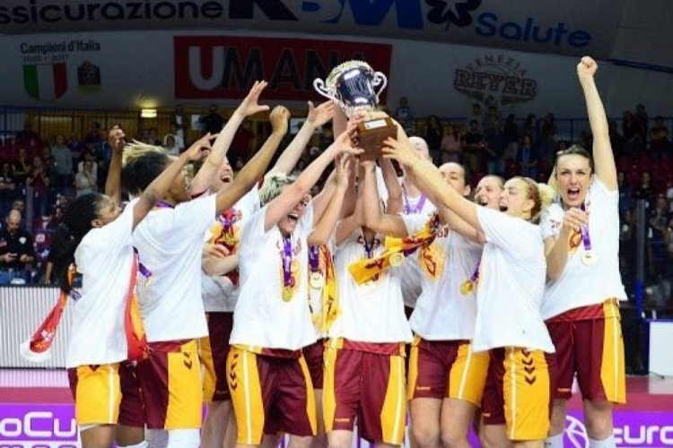 Galatasaray'dan kadın sporculara destek