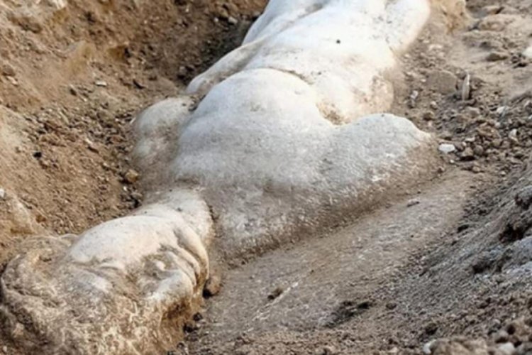 İzmir'de mitolojik varlık Satyros'un kabartması bulundu
