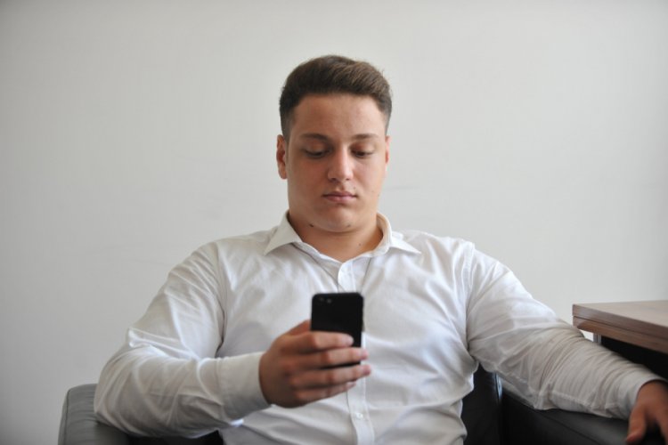 Apple'ın açığını bulan Bursalı genç: Küçük de olsa bir ödül verilebilirdi