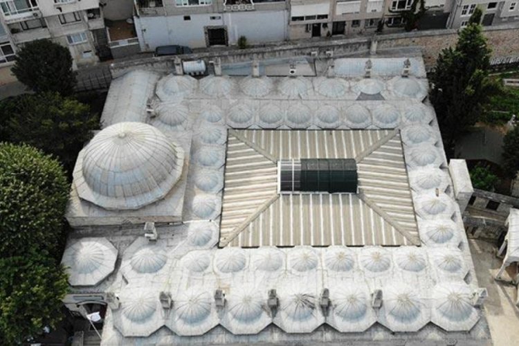472 yıllık tarihi camideki klima ünitelerine büyük tepki!