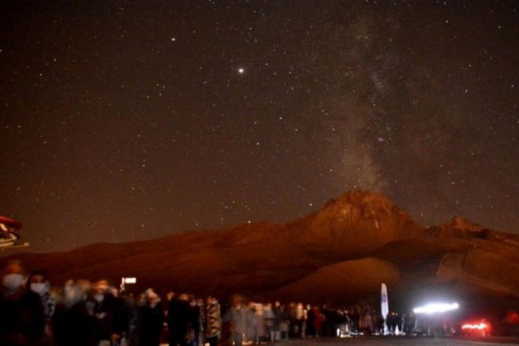 Meteor yağmurunu 2 bin 650 metrede izlediler