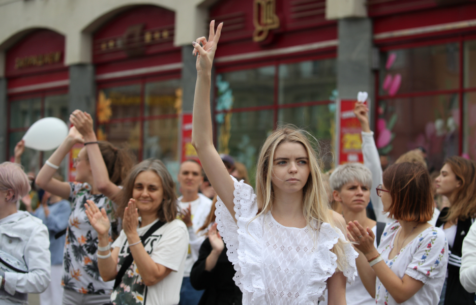Belarus'taki gösterilerde tansiyon düşmüyor