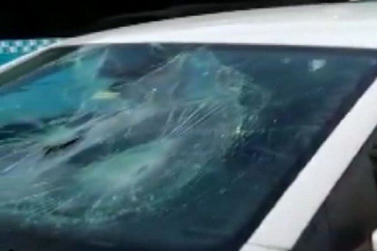 Trafikte kadına saldırı kameraya yansıdı