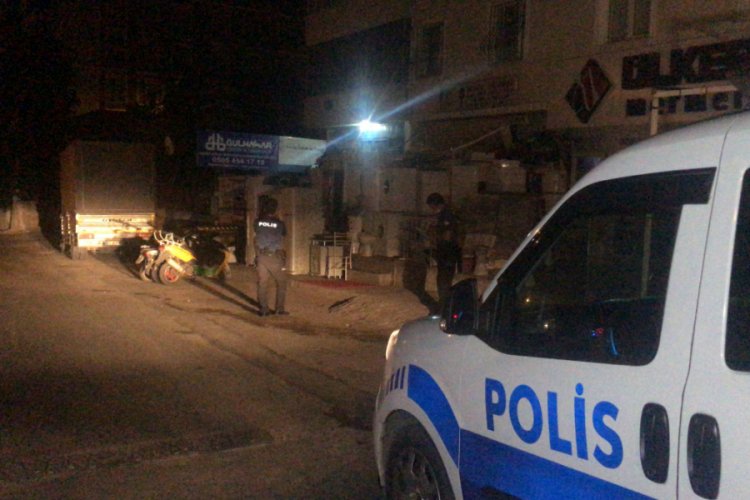 Bursa'da tartışma kanlı bitti: 1 ölü, 2'si polis 3 yaralı