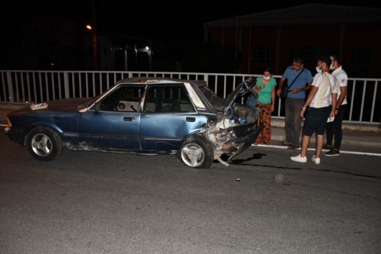 Otomobili ile 2 araca çarpıp kayıplara karıştı: 3 yaralı