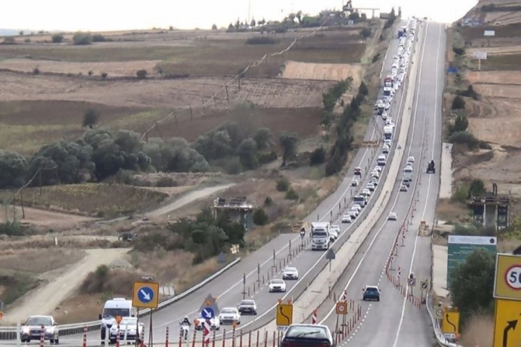 İstanbul-Çanakkale yolunda 5 kilometrelik araç kuyruğu