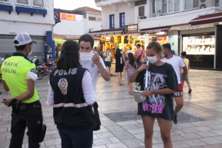 Muğla'da turistlere maske uygulaması