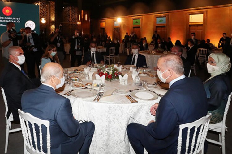 Cumhurbaşkanı Erdoğan, sanatçı ve gençlerle bir araya geldi