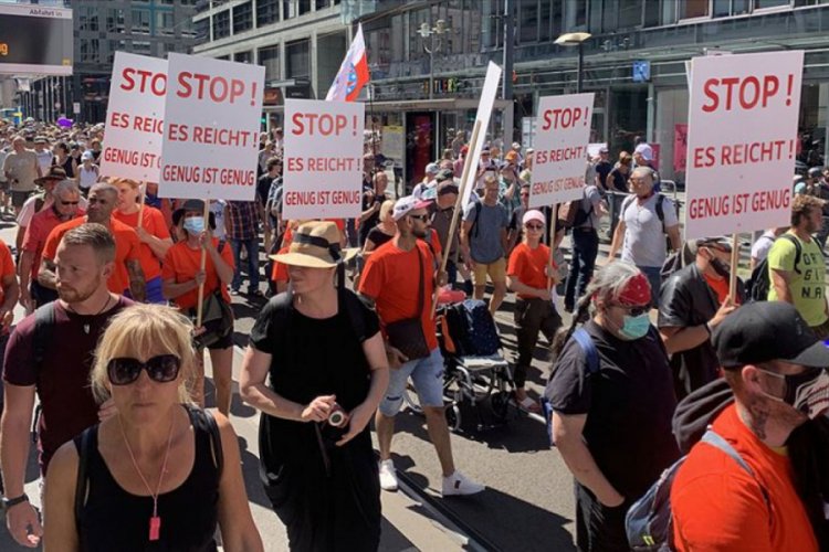 Almanya'da Kovid-19 önlemleri karşıtı protesto yasaklandı