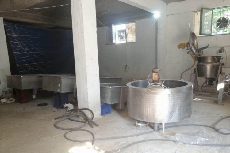 Son kullanma tarihi geçen 3 ton peyniri piyasaya süremeden yakalandı