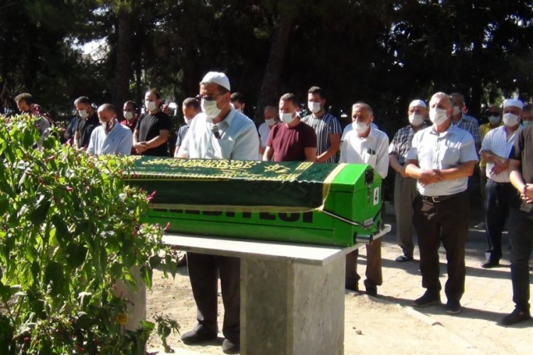 Bursa'da koronadan hayatını kaybeden gazi toprağa verildi