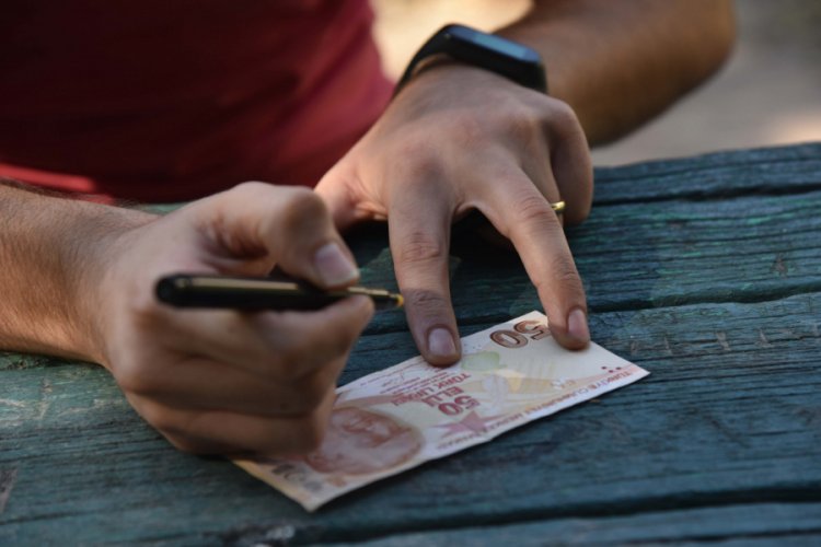 Hatalı basım 50 TL'ye bin katı fiyat biçti