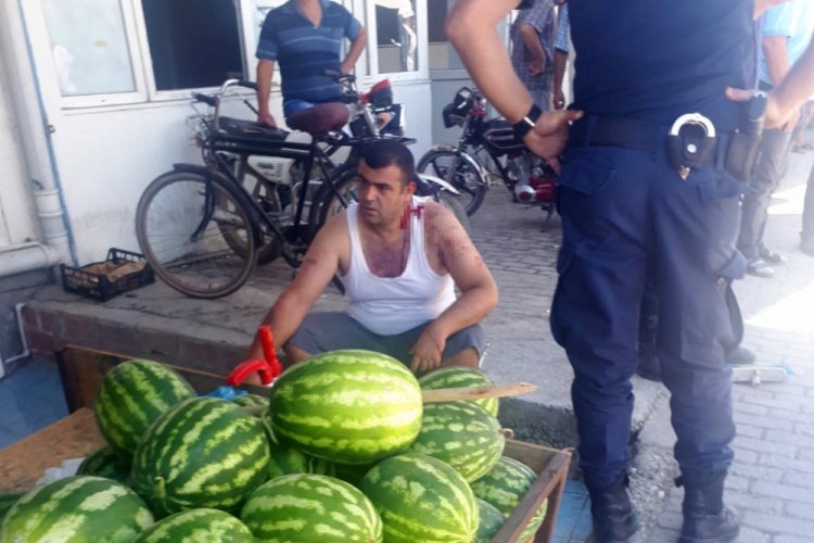 Babasını defalarca bıçaklayarak öldürdü