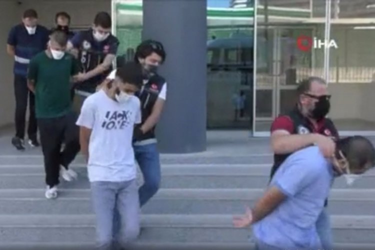 Bursa'da 4 kilo 100 gram esrarla yakalandılar