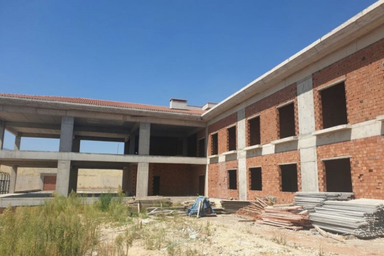 İnegölspor için yapılan modern tesis hızla yükseliyor