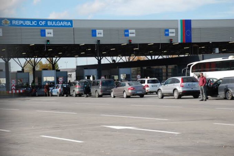 Bulgaristan PCR testini Türk vatandaşları için kaldırdı