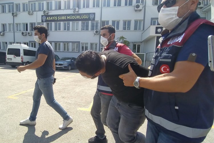 Bursa'da sahte savcı suçüstü yakalandı