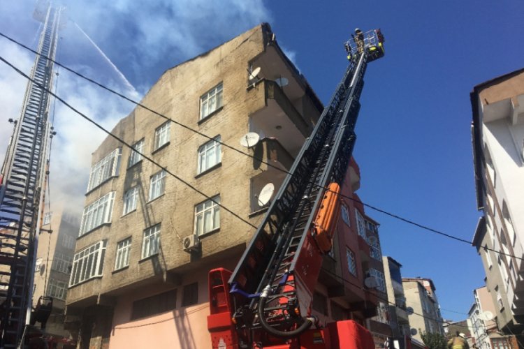Beyoğlu'nda korkutan yangın