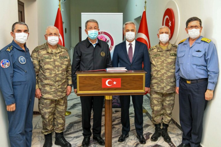 Bakan Akar, Isparta'da incelemelerde bulundu