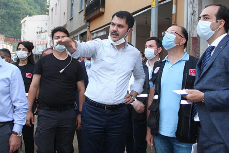 Bakan Kurum, selden etkilenen Dereli'de