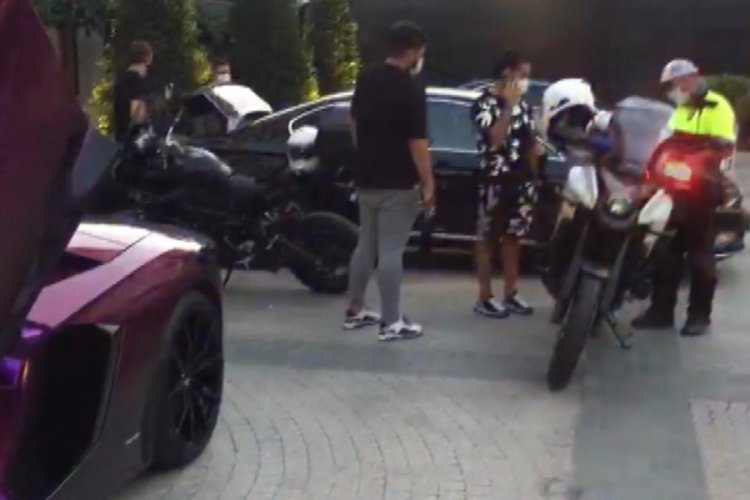 Lüks otomobili ile 5 liraya karpuz satmıştı! Trafikten men edildi