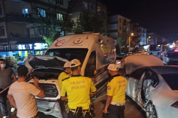 Ankara'da ambulans kaza yaptı