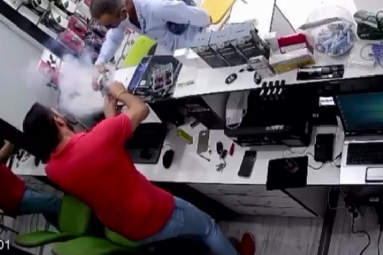 Bursa'da telefonun bataryası böyle patladı
