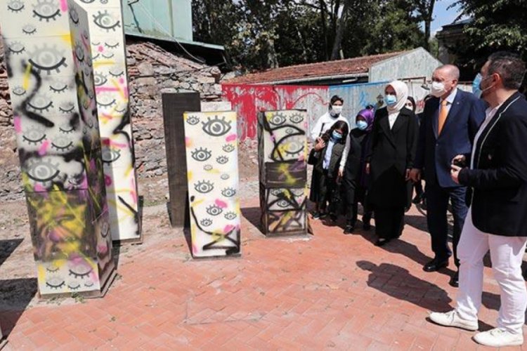 Cumhurbaşkanı Erdoğan, ''Böyle Daha Güzelsin'' sergisini gezdi