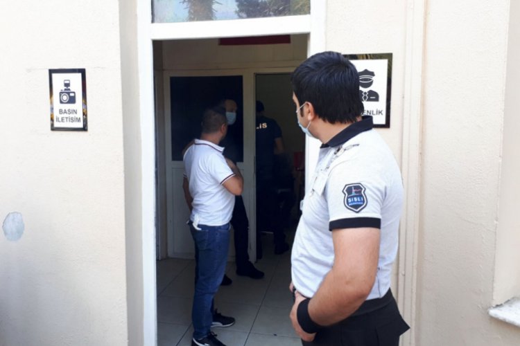 Evlendirme dairesinde para isteyen kişi gözaltına alındı