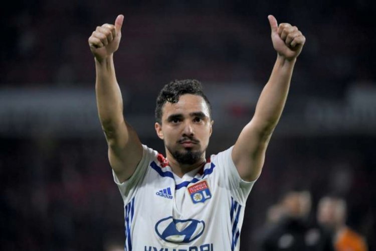 Başakşehir, Rafael da Silva'yı bitiriyor