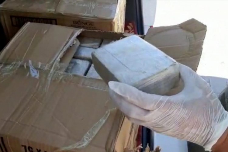 'Dur' ihtarına uymayarak kaçan araçta 56 kilo eroin ele geçirildi