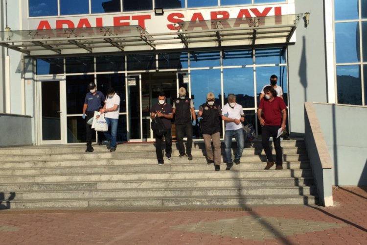 FETÖ şüphelileri yurtdışına kaçarken yakalandı