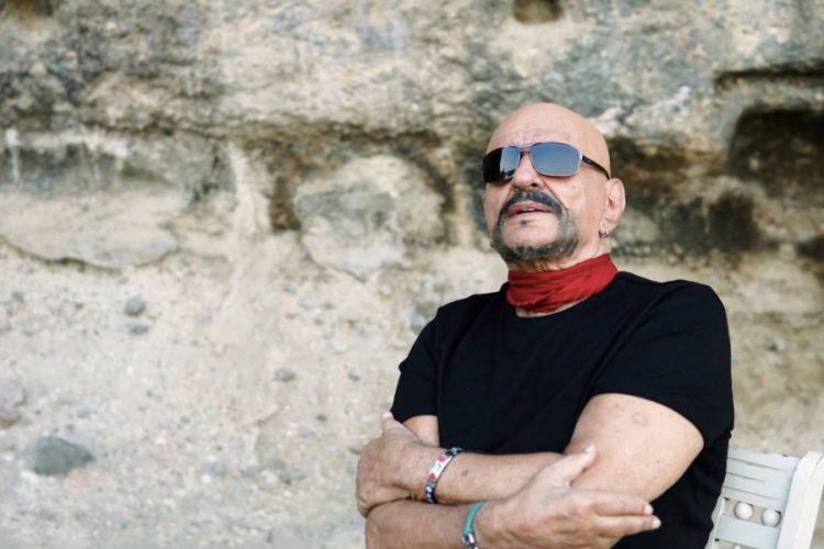 Alpay'ın ''Aşka dair'' albümünden yeni video klip 'Kamyonlar'