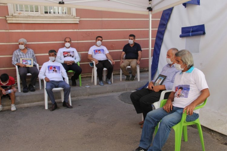 HDP önündeki ailelerin evlat nöbeti 370'inci gününde