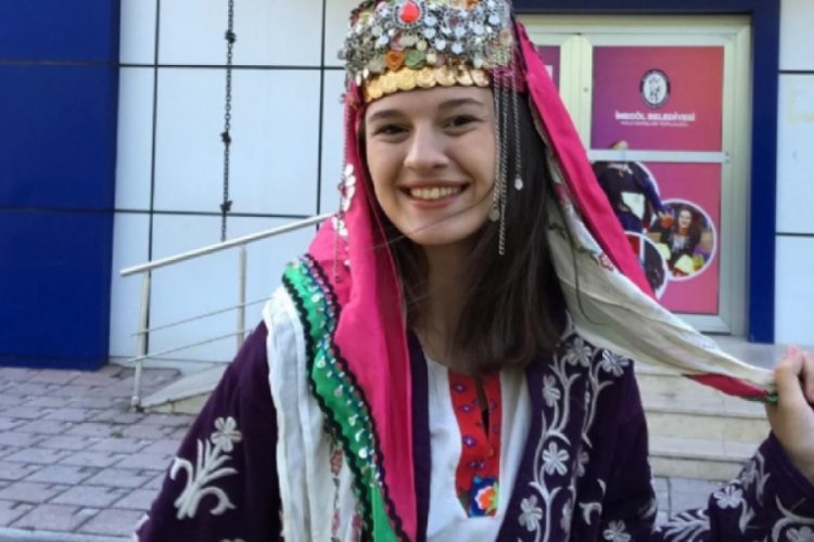 İnegöl Belediyesi Halk Dansları öğrencilerinden gururlandıran başarı