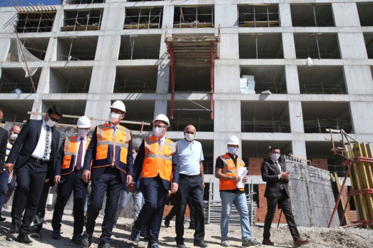 Bakanlar Kasapoğlu ve Kurum yurt inşaatında incelemede bulundu