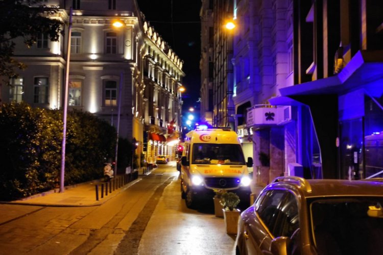 1 yıl önce 4 kişinin yanarak can verdiği bina yeniden alevlere teslim oldu