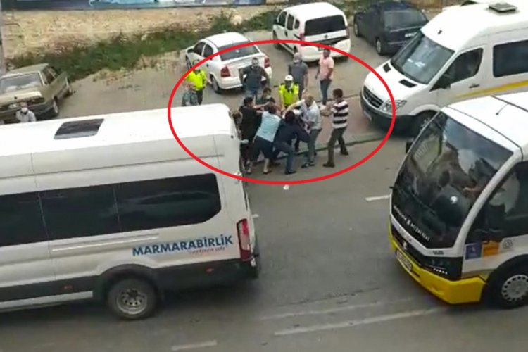 Bursa'da kaza sonrası kavga çıktı, korona unutuldu