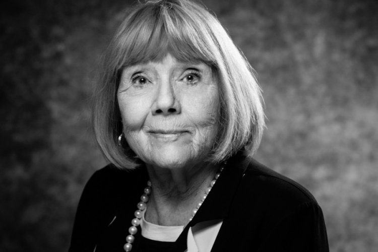 Bir dönemin büyük yıldızı Diana Rigg hayatını kaybetti