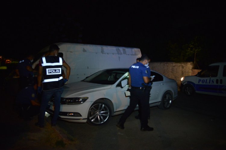 Polisin 'dur' ihtarına uymayıp kaçan 4 kişi kovalamaca sonucu yakalandı
