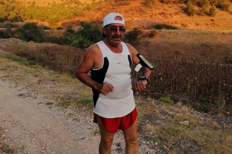 Eşi 'sen yapamazsın' dedi, o ise 20 yıldır günde 20 kilometre koşuyor