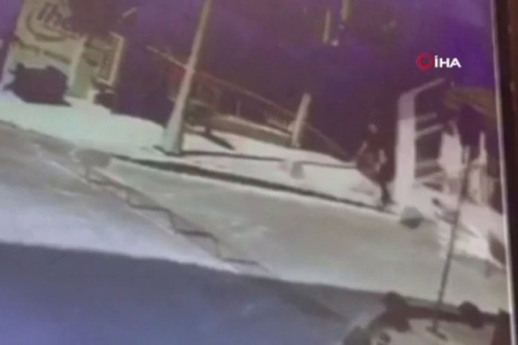 Dehşet anları kamerada: İşçi 3. kattan düştü