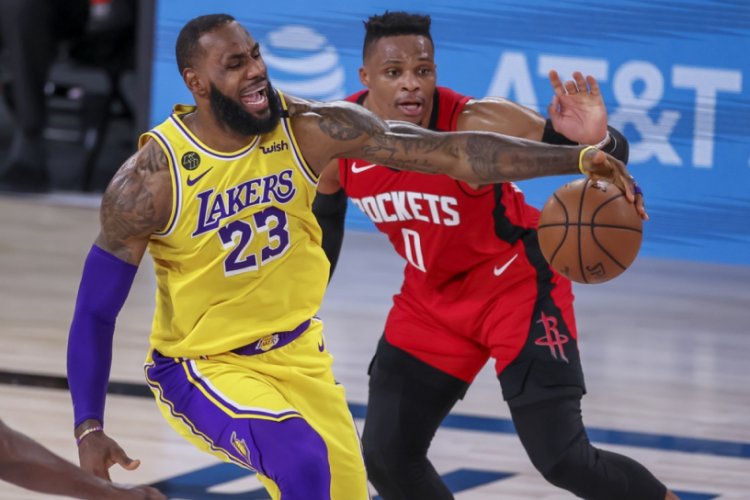 Los Angeles Lakers'tan final için önemli adım