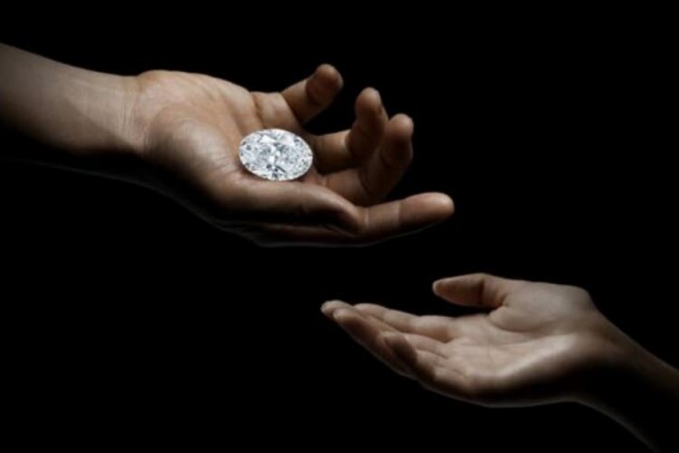 102,39 karat büyüklüğündeki elmas Hong Kong'da satışa çıkacak