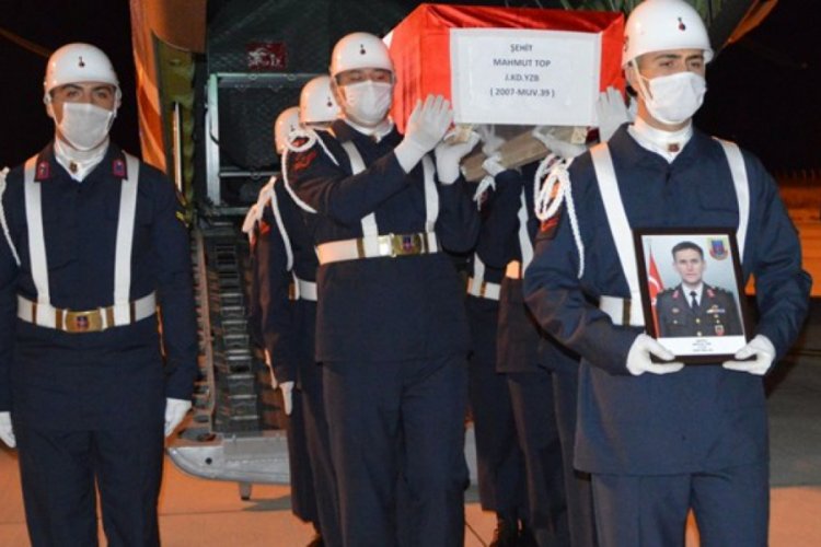 Şehit Yüzbaşı Mahmut Top'un cenazesi Samsun'a getirildi