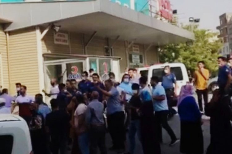 Koronadan hayatını kaybeden hastanın yakınları, hastaneyi bastı