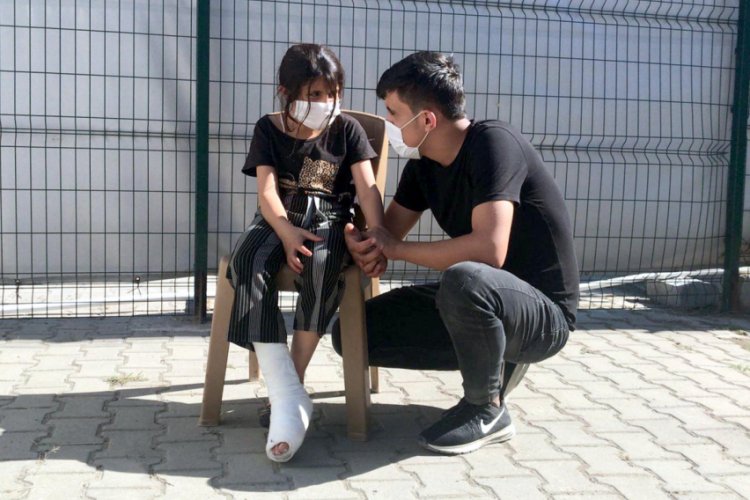 Yunan askeri, 8 yaşındaki Suriyeli Gazin'i plastik mermiyle vurdu